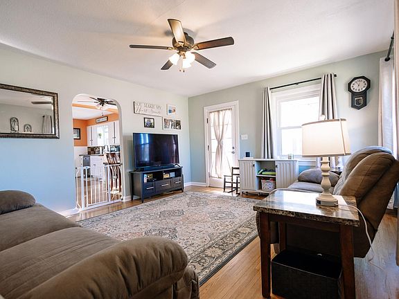 2nd image of 1015 N Alvord Blvd