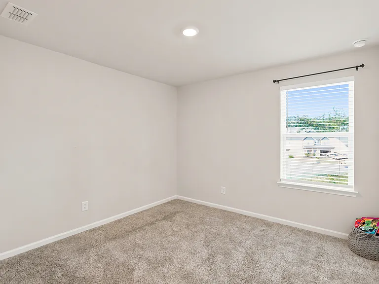677 Magnolia Dr — Photo 16