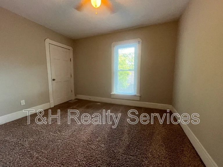 1531 Sturm Ave — Photo 15
