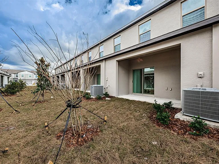8327 Crescent Oaks Dr — Photo 44