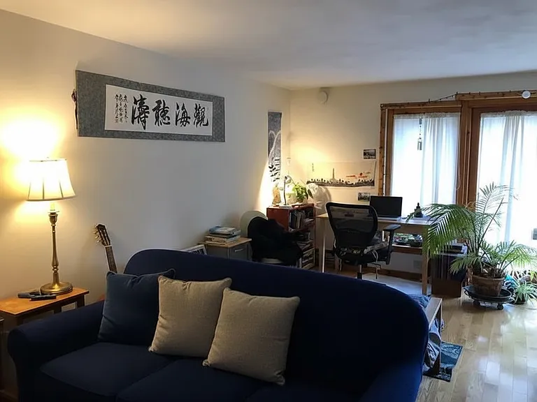 81 Lois Ln — Photo 2