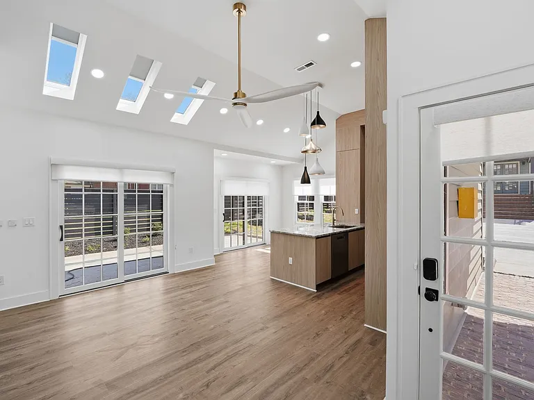1840 Merriman Ave — Photo 22