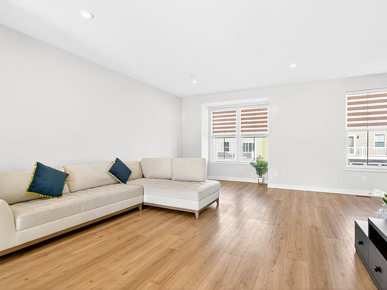 6706 Sycamore Way — Photo 13