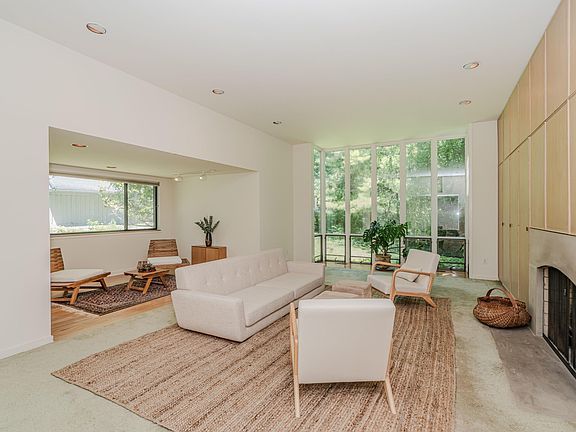 4th image of 1486 Cedar Bend Dr
