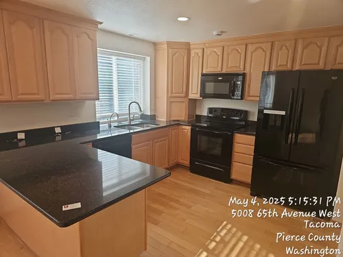 5008 65th Ave W Photo 1