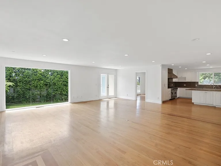7908 W 81st St — Photo 15