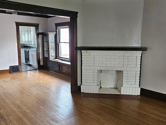 3rd image of 1431 Wyandotte Ave #2