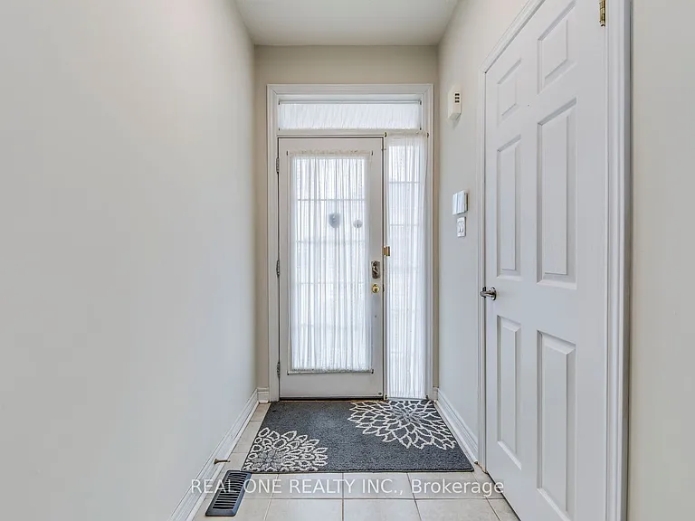 2319 Stone Glen Cres — Photo 4
