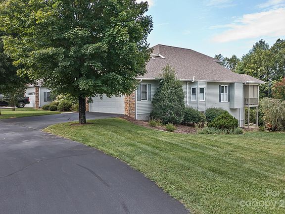 2nd image of 20 Cove Park Ln