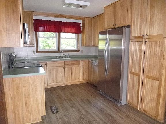 3rd image of 3352 Grandview Dr