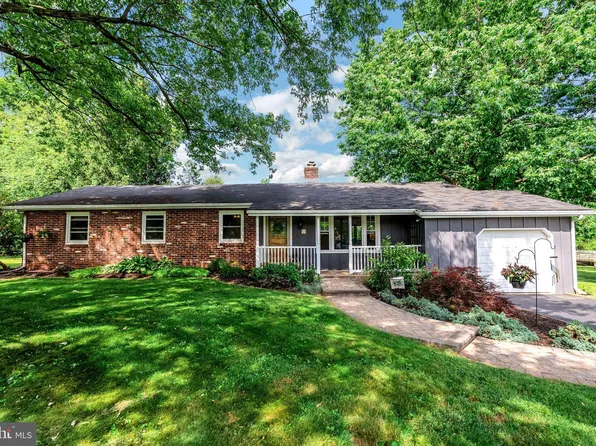 9 Acoma Ln, Collegeville, PA 19426
