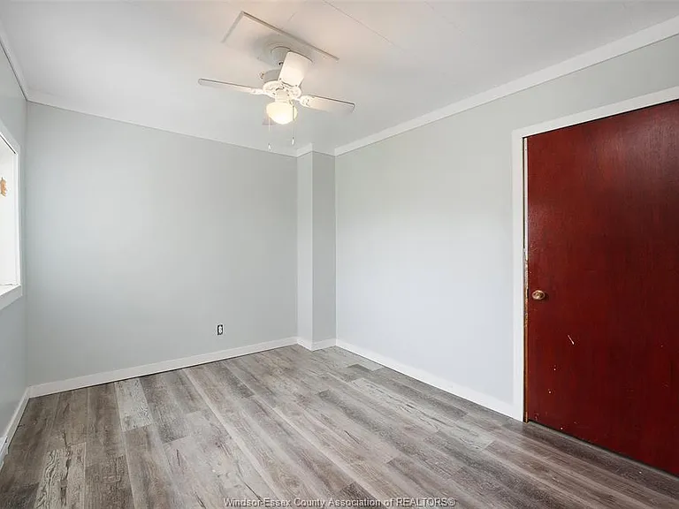 655 Chatham St E — Photo 8