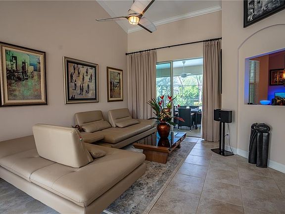 4th image of 310 Royal Bonnet Dr