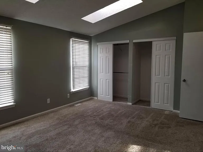 223 Villa Knoll Ct — Photo 18