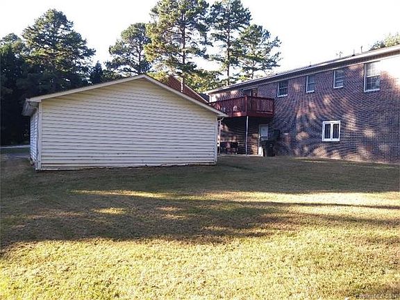 5th image of 407 Crestwood Ln