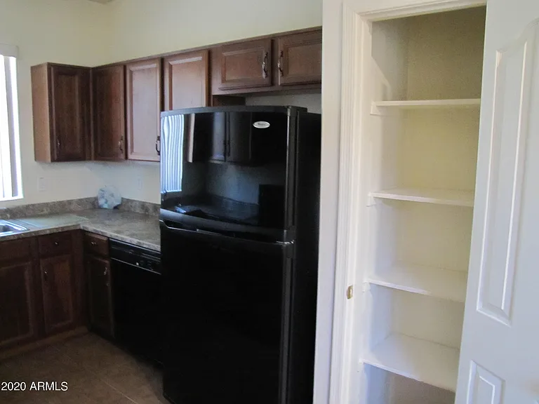975 W Wendy Way — Photo 5