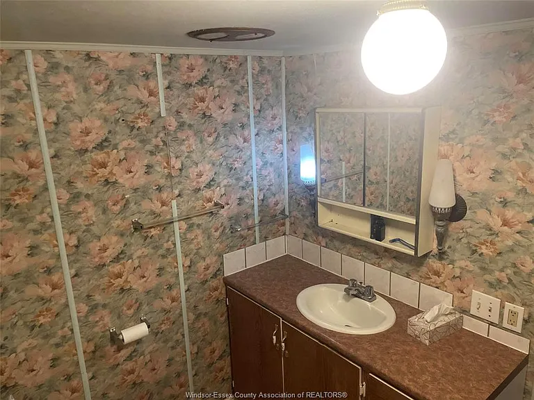 52 Holly St — Photo 11