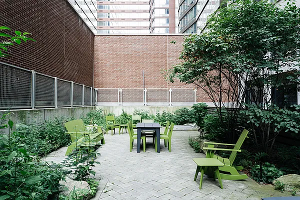 Sold by Compass | media 7