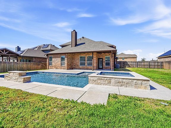 3rd image of 110 Sweetleaf Dr