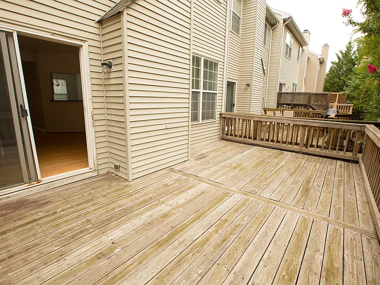 2911 Jessica Ct — Photo 6