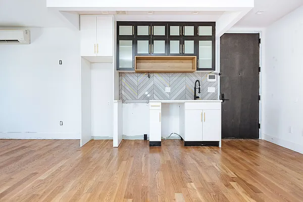Rented by Nooklyn NYC LLC | media 64
