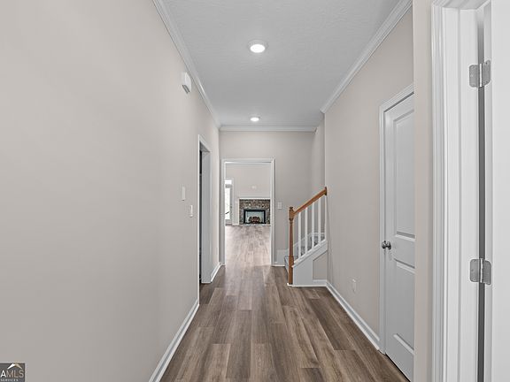 4th image of 214 Dublin Loop