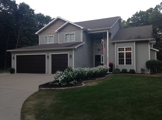 6623 Lafountaine Dr, Plainwell, MI 49080