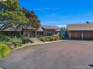 17688 Upper Cherry Ln, Lake Oswego, OR 97034