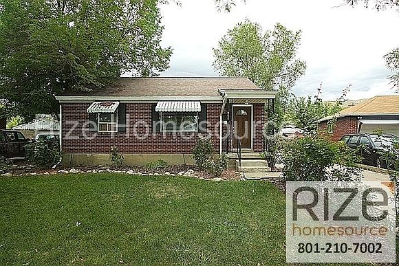 1st image of 944 W Autumn Ave