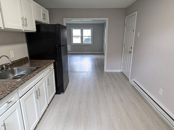 3rd image of 137 Hillcrest Ave #34