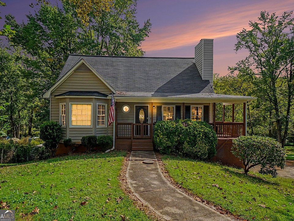 1st image of 481 Don Cir SW