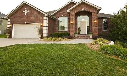 908 Overhill, Manhattan, KS