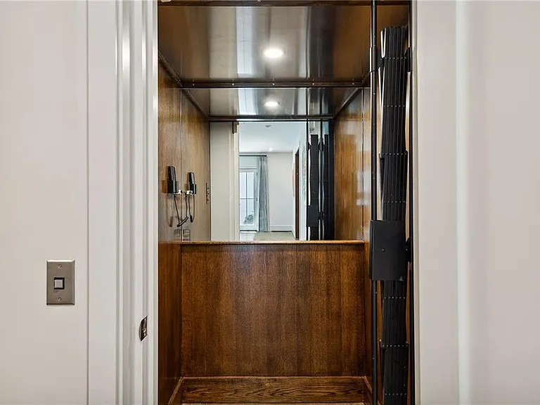 2525 Peachtree Rd NE #32 — Photo 20