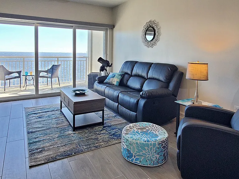1805 Riverside Dr #205 — Photo 12