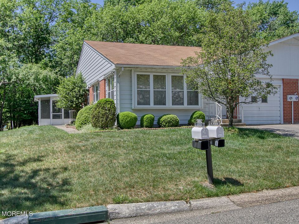 1st image of 168 Hudson Parkway #A