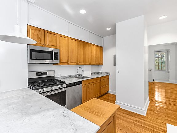 5th image of 26 Bethune St #3