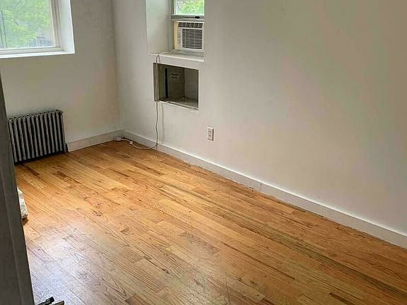 5th image of 100 Manhattan Ave APT 3B