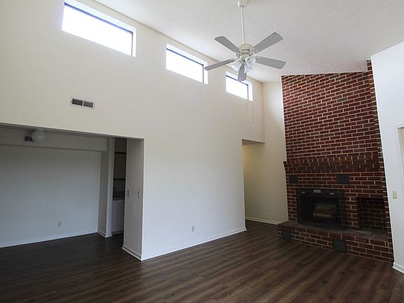 5th image of 1116-11 Blue Ridge Dr