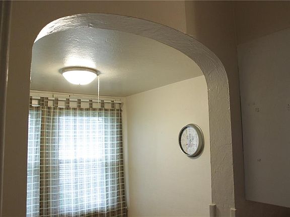 4th image of 2444 Auburn Ave