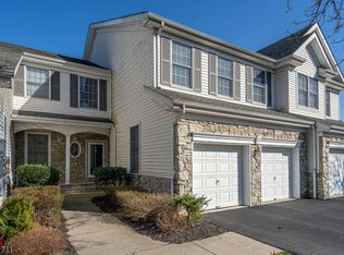 31 Pinehurst Cir, Annandale, NJ 08801