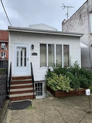 1st image of 2545 W 16th St