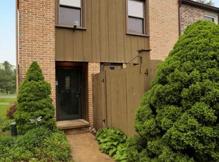 4 Club Ln, Reading, PA 19607