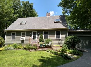 31 Cambridge Dr, Canterbury, NH 03224