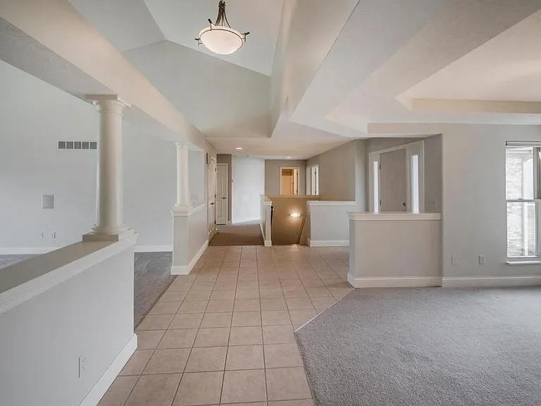 2323 Charoe St — Photo 25