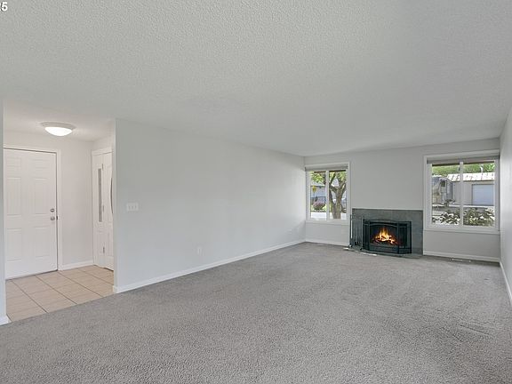 5th image of 2725 NE Hyde St