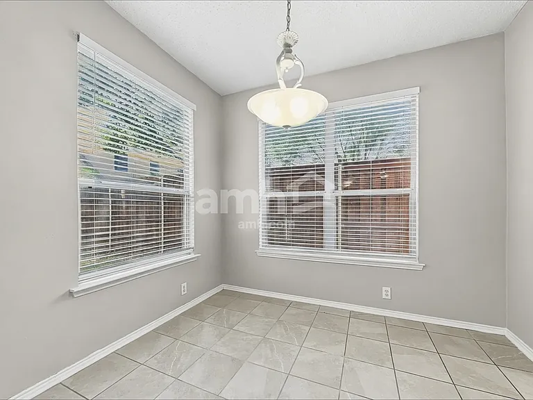 7808 Orland Park Cir — Photo 5