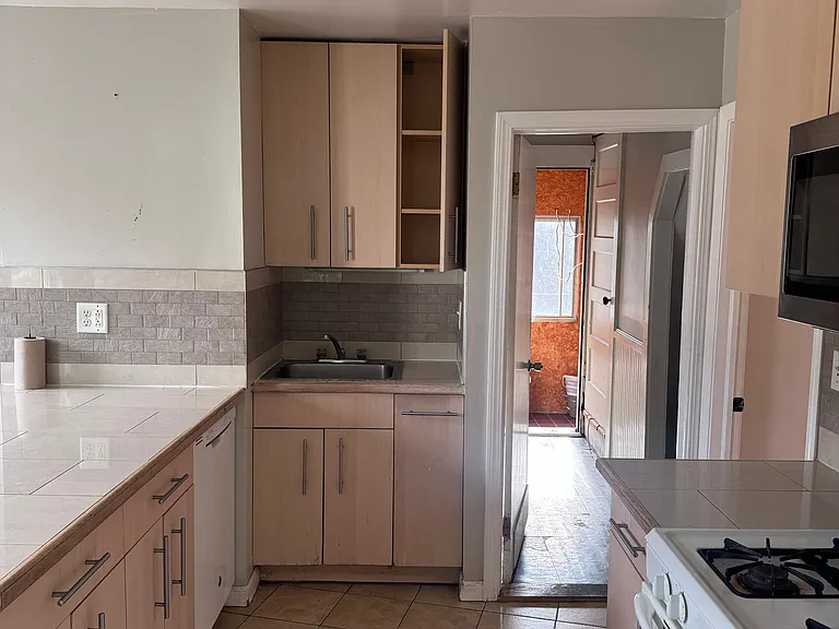 80 Collins St #3 — Photo 2