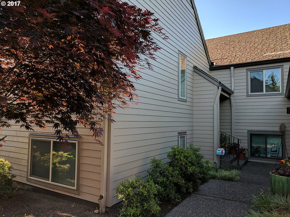 1st image of 2618 SE Baypoint Dr Unit 9