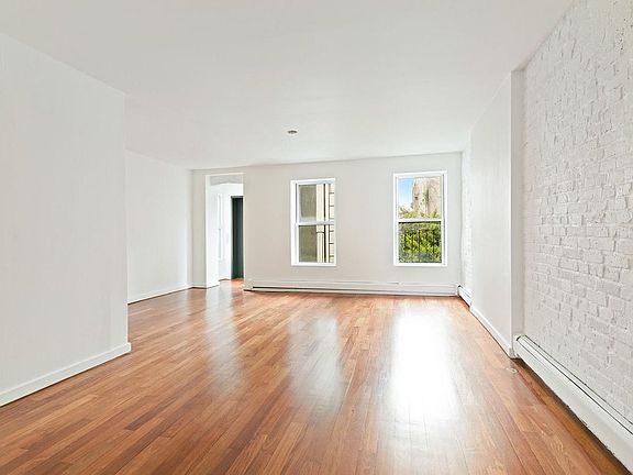 3rd image of 145 Columbia St APT 2