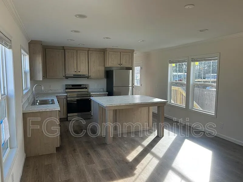 3 bed, 2.0 bath, $1,595 — Photo 3